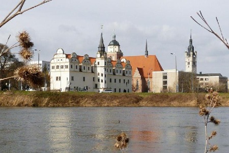 Johannbau - Westflügel des einstigen Schlosses mit Marienkirche und Rathaus
